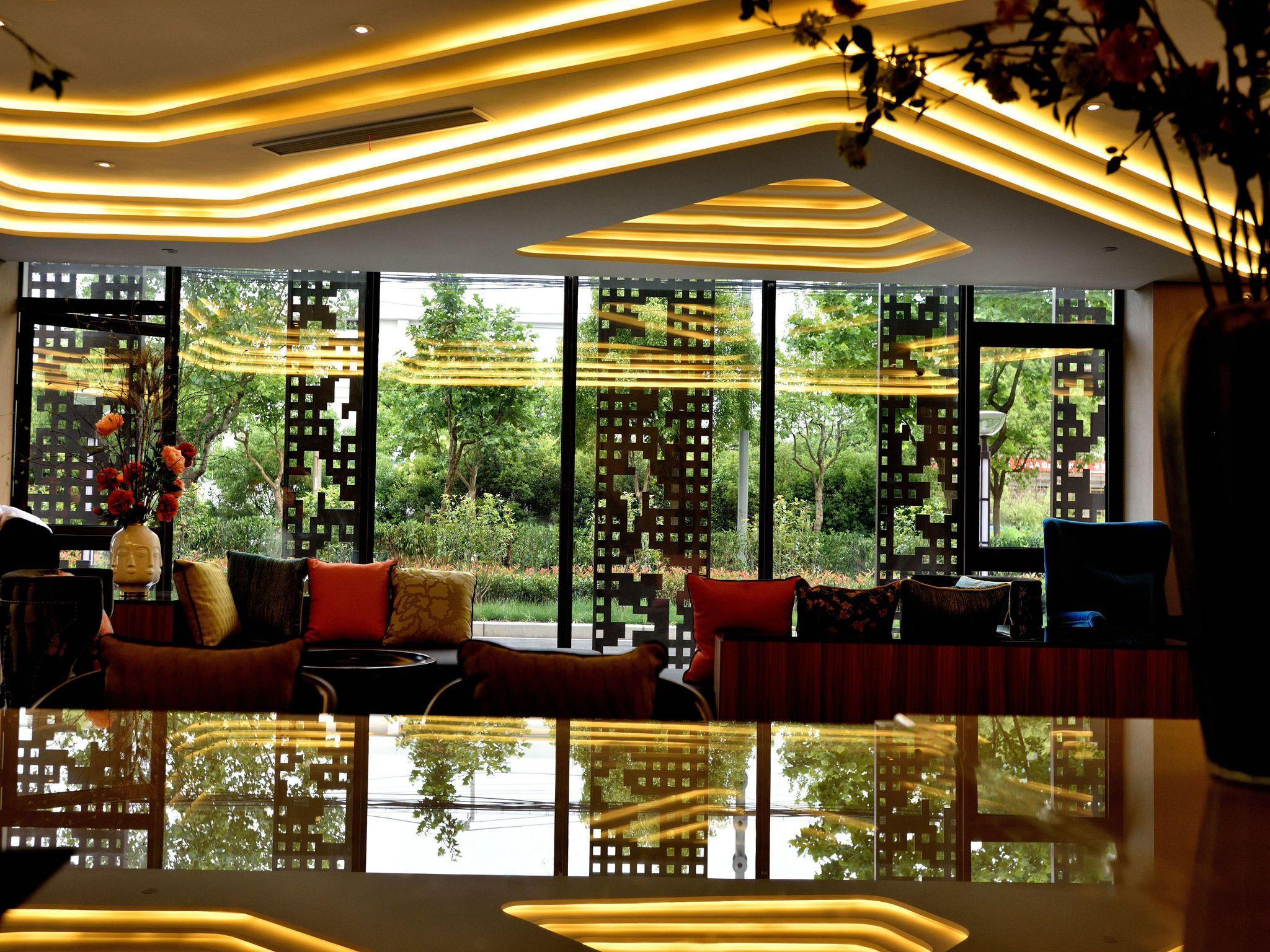 Shanghai-Deco Hotel-Free Shuttle Bus To Pudong Airport And Disneyland Esterno foto