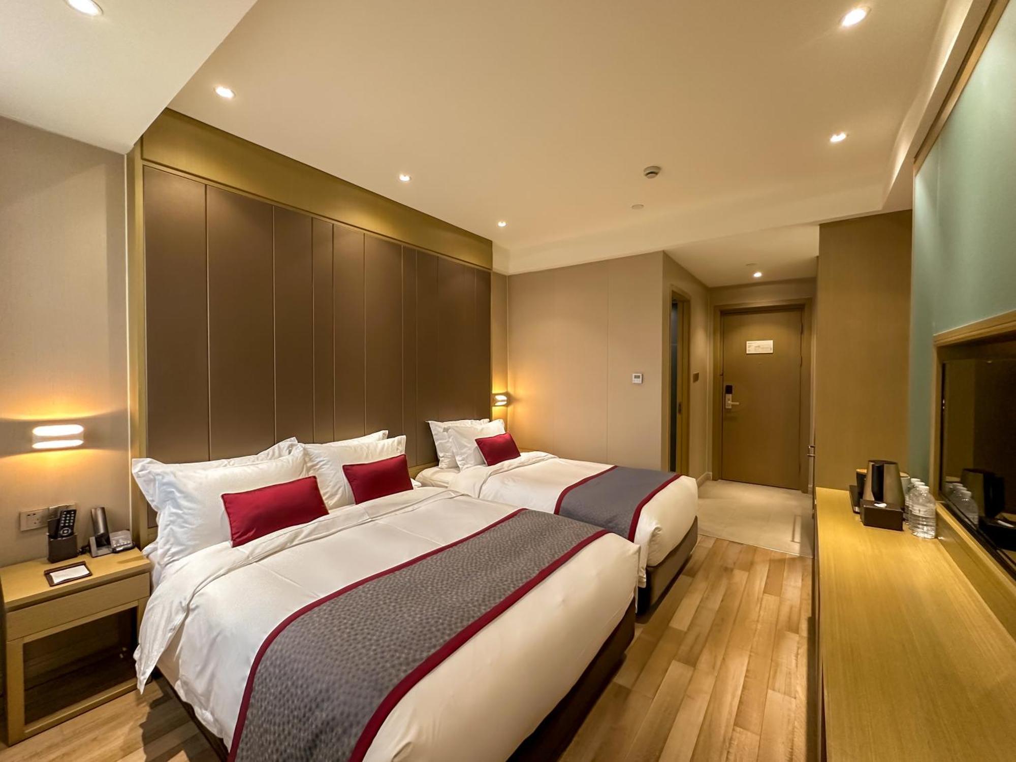 Shanghai-Deco Hotel-Free Shuttle Bus To Pudong Airport And Disneyland Esterno foto