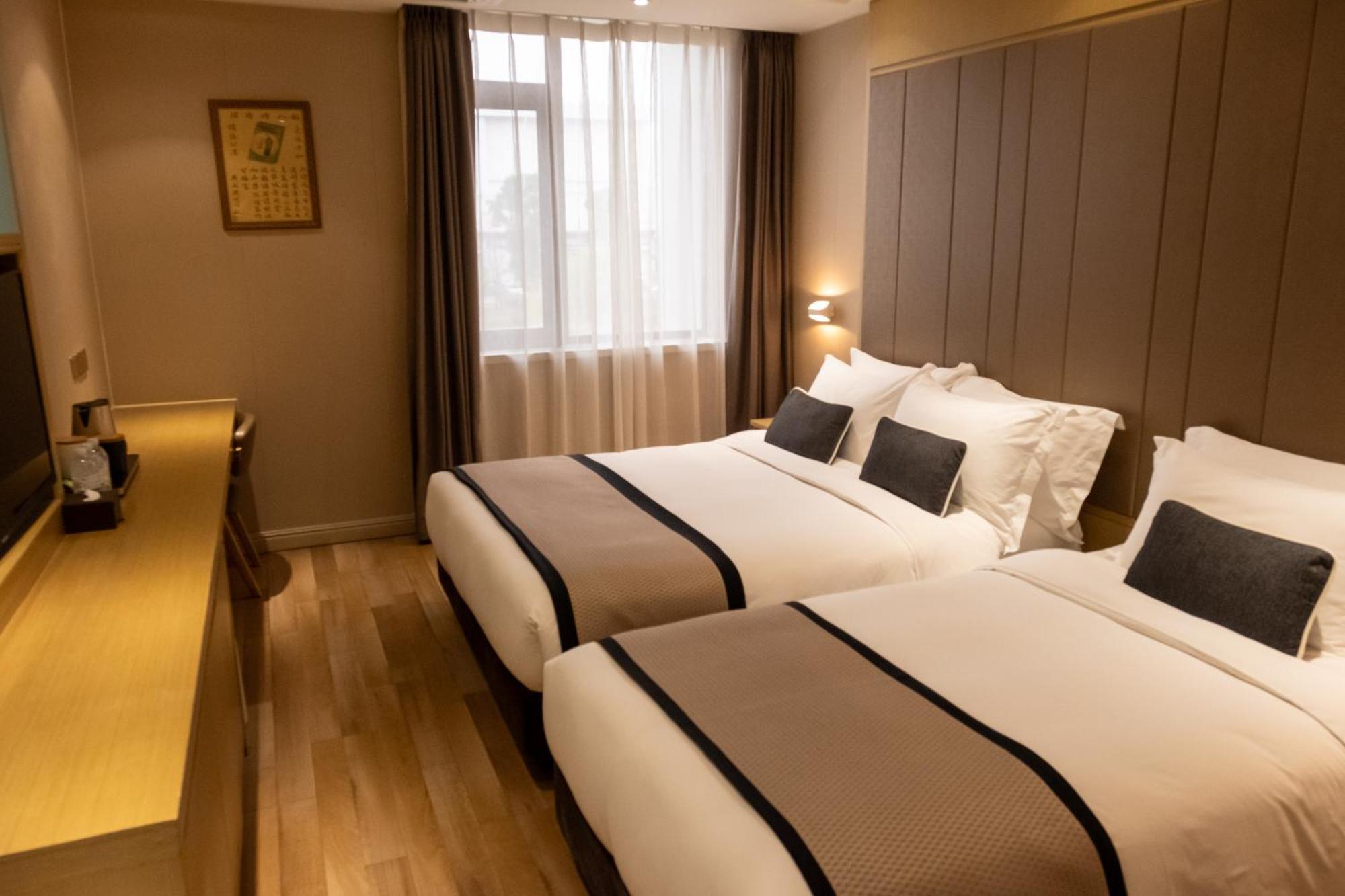 Shanghai-Deco Hotel-Free Shuttle Bus To Pudong Airport And Disneyland Esterno foto