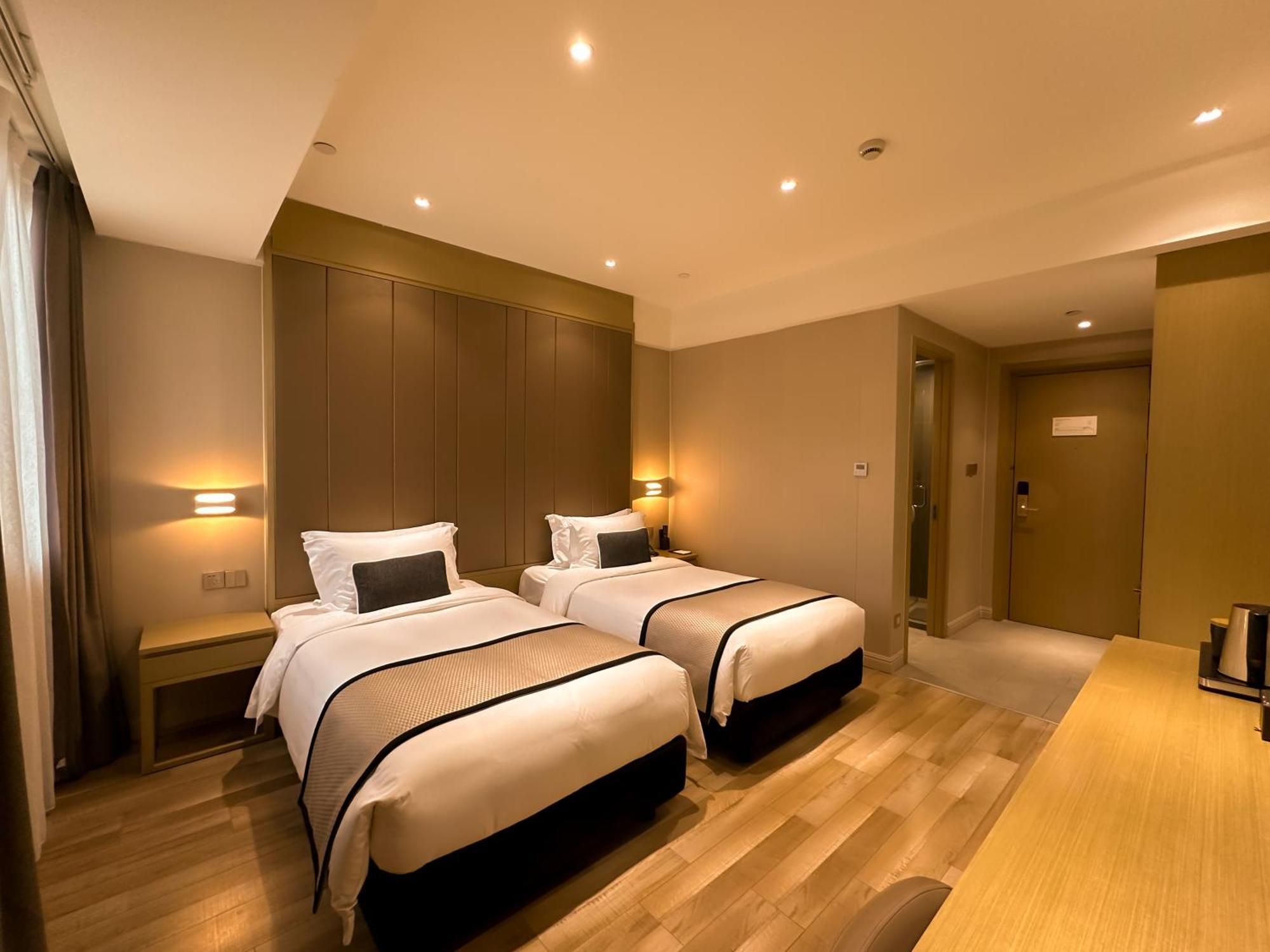 Shanghai-Deco Hotel-Free Shuttle Bus To Pudong Airport And Disneyland Esterno foto