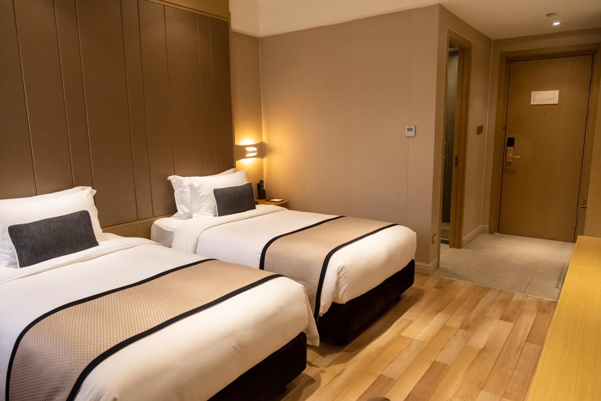 Shanghai-Deco Hotel-Free Shuttle Bus To Pudong Airport And Disneyland Esterno foto