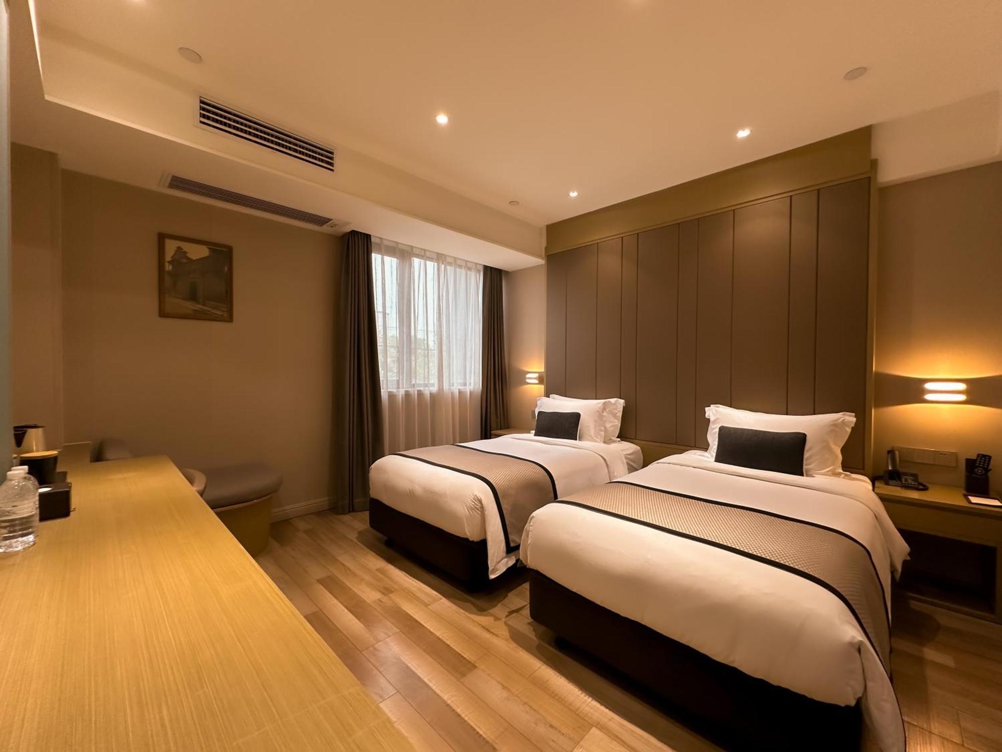 Shanghai-Deco Hotel-Free Shuttle Bus To Pudong Airport And Disneyland Esterno foto