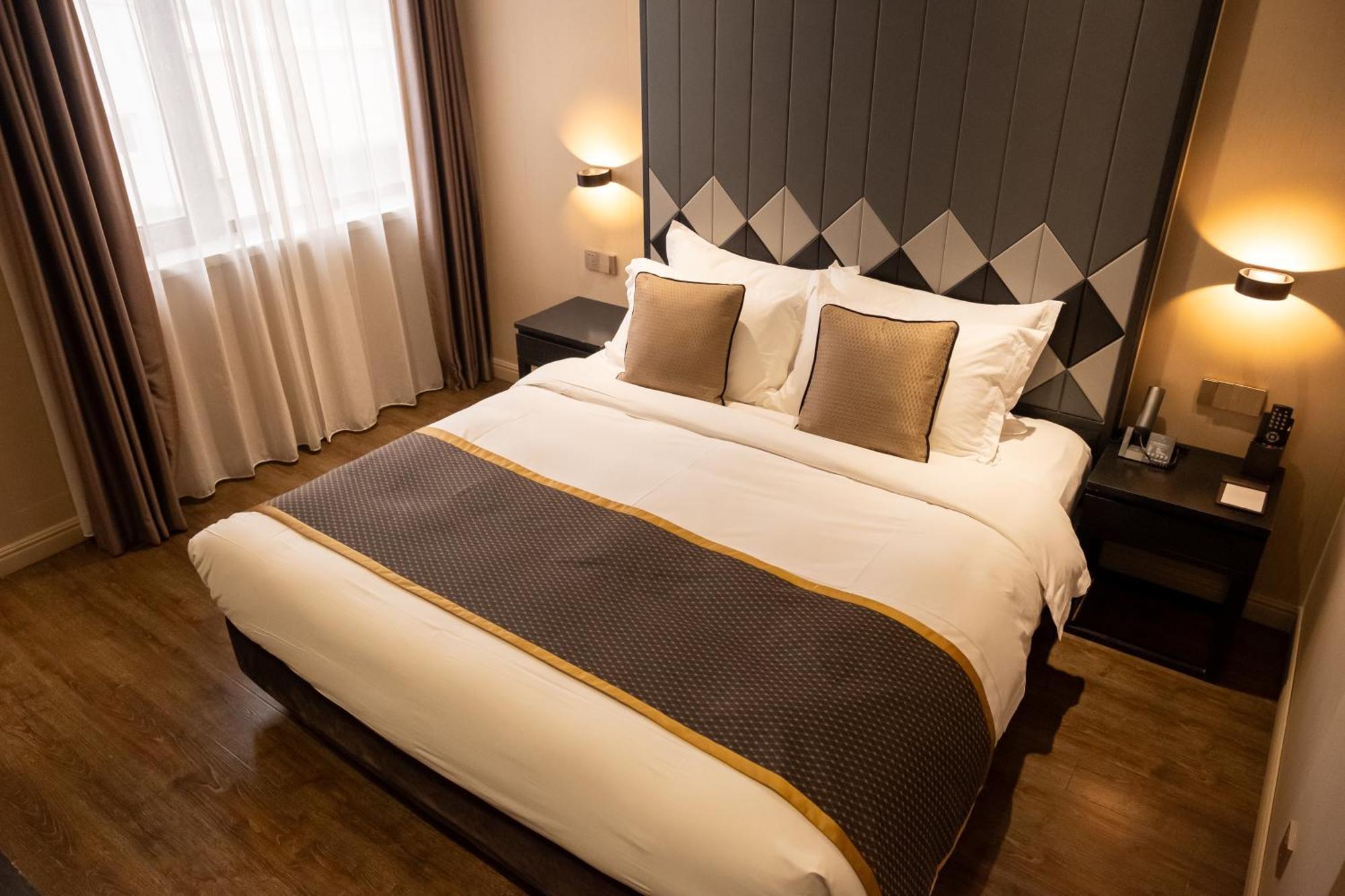 Shanghai-Deco Hotel-Free Shuttle Bus To Pudong Airport And Disneyland Esterno foto