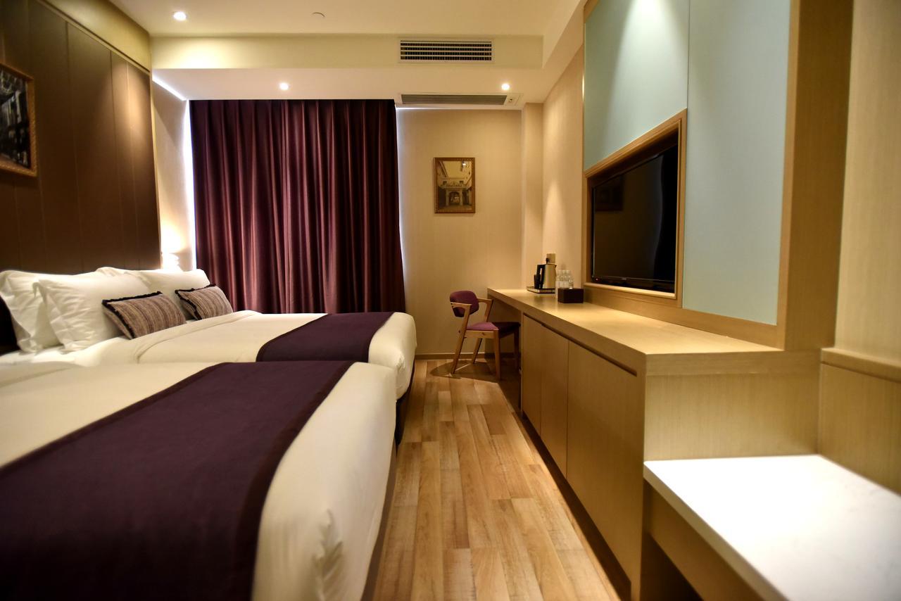 Shanghai-Deco Hotel-Free Shuttle Bus To Pudong Airport And Disneyland Esterno foto
