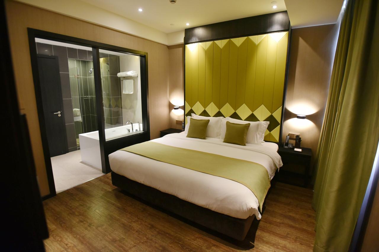 Shanghai-Deco Hotel-Free Shuttle Bus To Pudong Airport And Disneyland Esterno foto