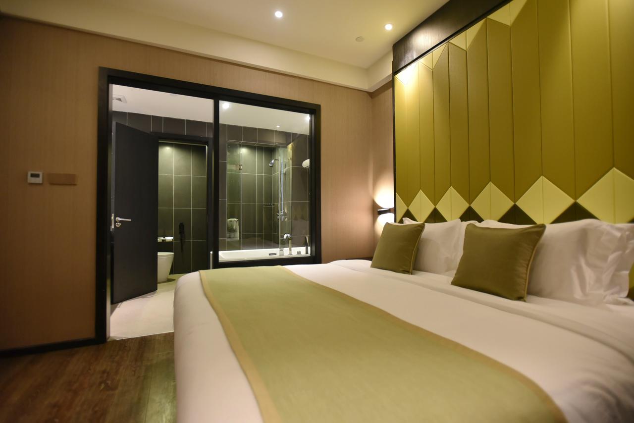 Shanghai-Deco Hotel-Free Shuttle Bus To Pudong Airport And Disneyland Esterno foto