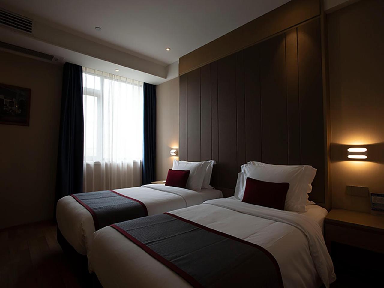 Shanghai-Deco Hotel-Free Shuttle Bus To Pudong Airport And Disneyland Esterno foto